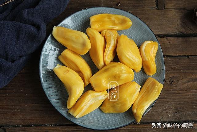 菠萝蜜籽可以吃吗，菠萝蜜的籽可以吃吗（菠萝蜜核不要扔）