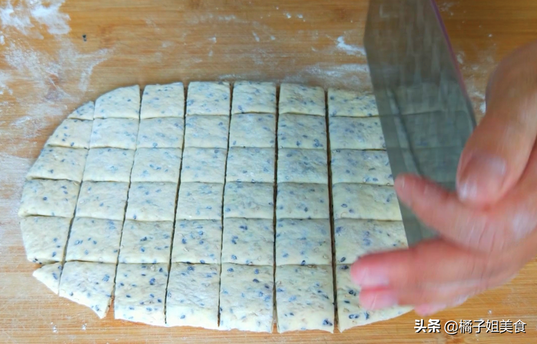 圖片[4]-面粉新做法 香脆美味 外皮酥脆 里面柔軟 比面包還好吃-起舞食譜網