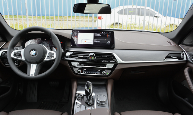 世界十大名车，世界十大名车车标（上半年被国人“爆买”的十大豪车）