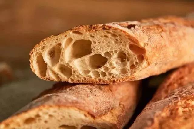 烤面包怎样设定温度，烤面包温度设置（如何判断一款面包正确的烘焙温度）