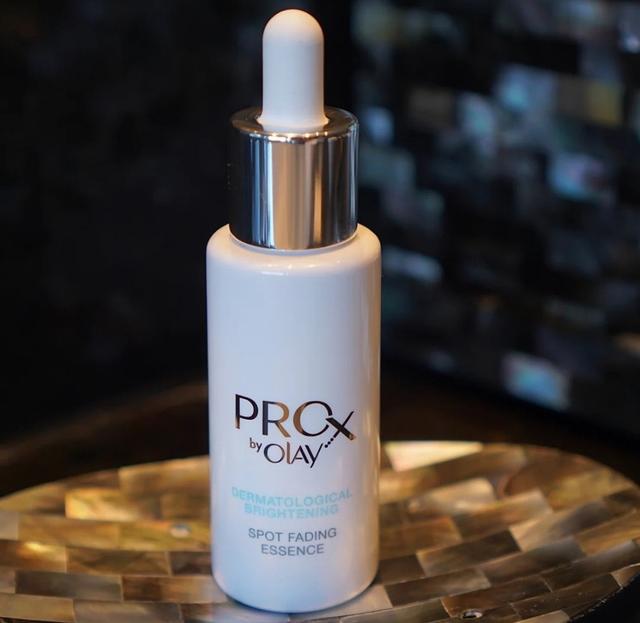 olay淡斑小白瓶，olay淡斑小白瓶真能祛斑吗（OLAY小白瓶和科颜氏淡斑精华对比测评）