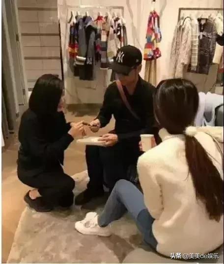 又一段被全网黑的恋情曝光?芒果女主持爱找备胎,男方已隐婚?