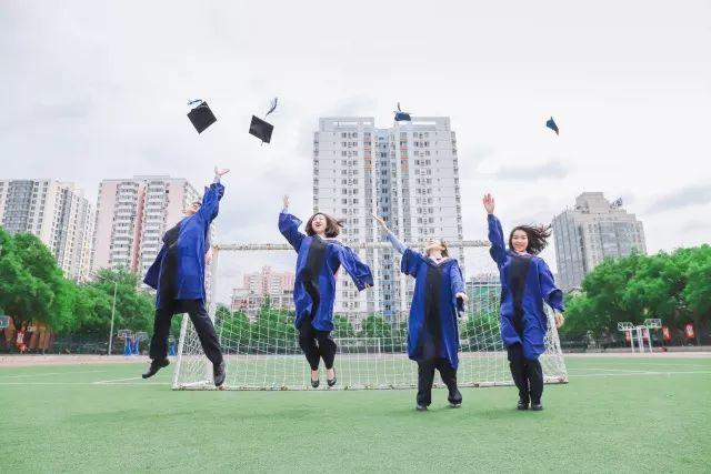 毕业集体照怎么拍好看，大学毕业季（摄影教程丨公大最全毕业照创意）