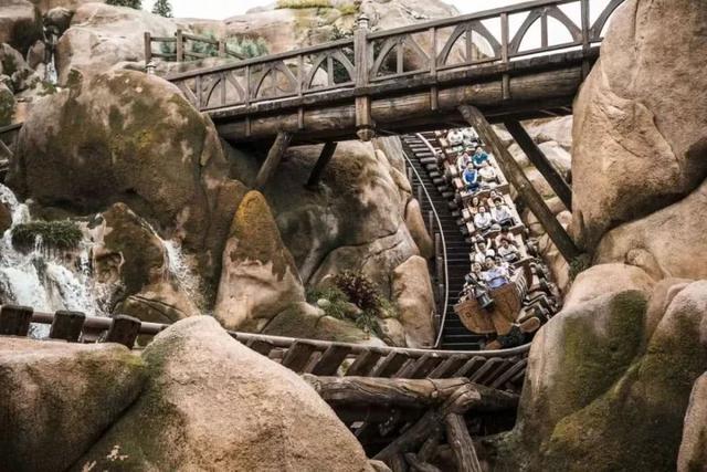 迪士尼必玩项目，上海迪士尼乐园游玩项目（不可忽略的3个游玩项目）