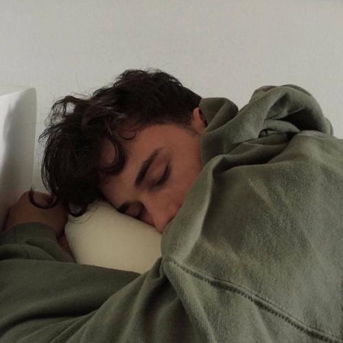 Lonely孤独者°网名，Lonely孤独者°微信昵称（超拽的英文昵称简短好听霸气带翻译-可爱点）