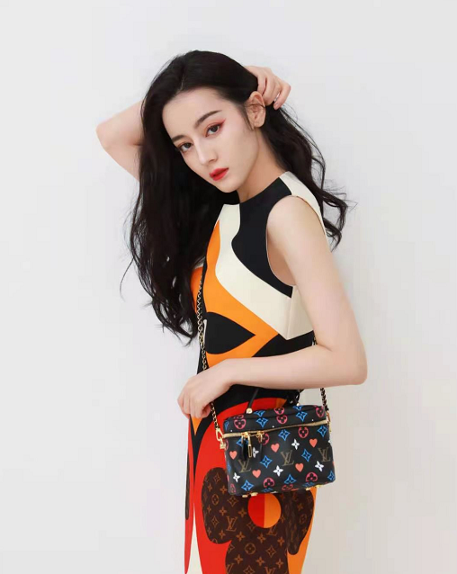 杨洋和肖奈谁漂亮，热巴本色出演大明星超美艳