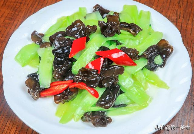 青瓜怎么炒好吃，猪利怎么炒好吃（木耳炒青瓜不要直接下锅炒）