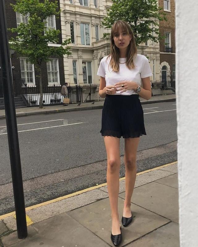 胸大背宽显瘦，胸大腰粗上身丰满