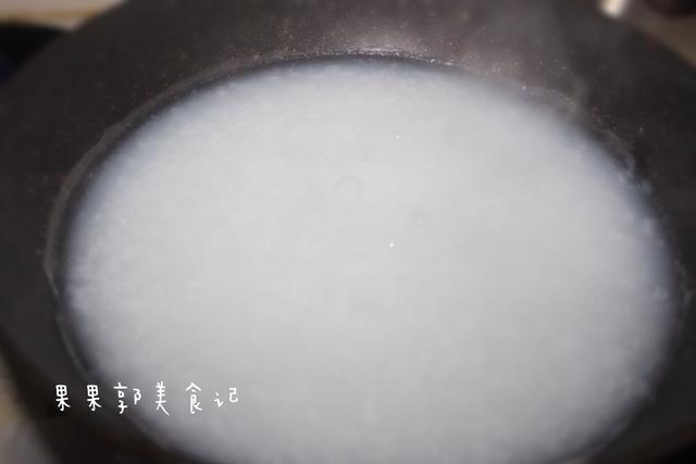 皮蛋鱼肉粥的做法，皮蛋鱼肉粥的做法窍门（教你在家做出茶楼的经典生滚鱼片粥）