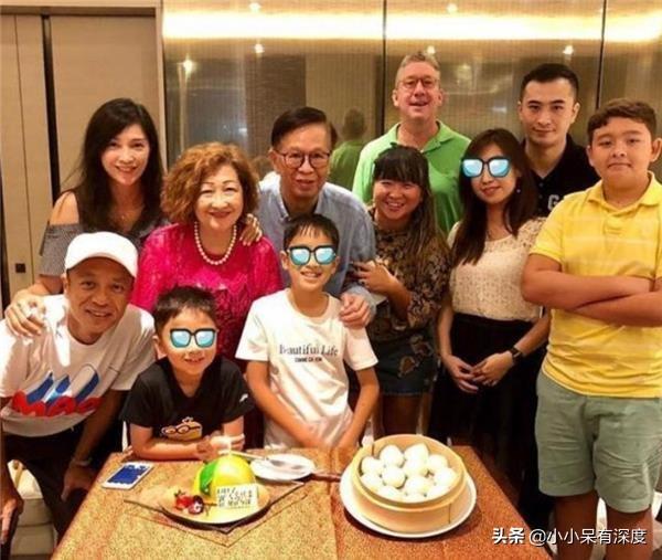 李克勤 - 再见演奏厅歌词是什么，李克勤红日原唱（李克勤老婆不仅低调）