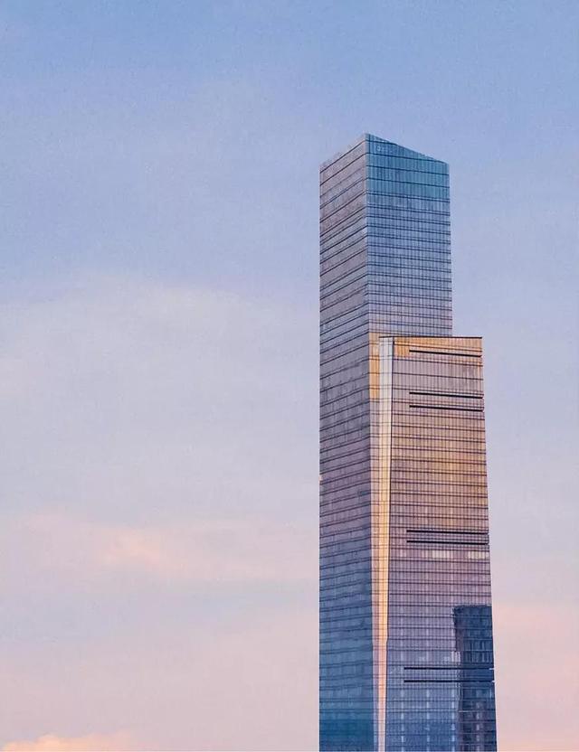 深圳十大高楼排名，世界第一高楼2400米（于2020年竣工的全球十大摩天楼）