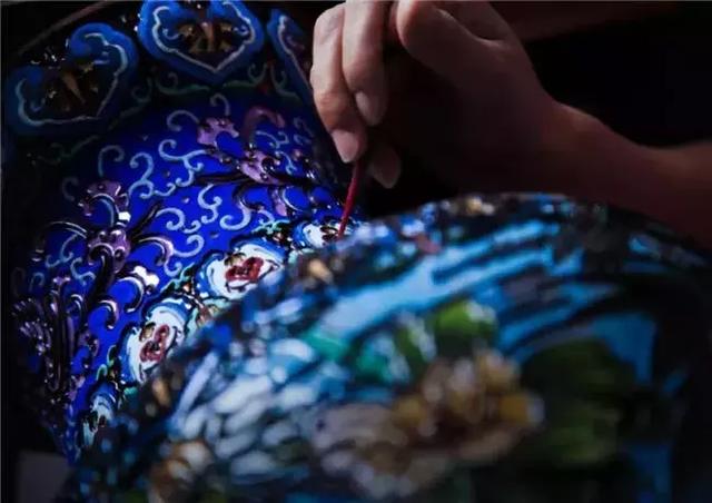 景泰蓝是什么地方的，景泰蓝的原产地在哪里（为什么你的景泰蓝越放越不值钱）