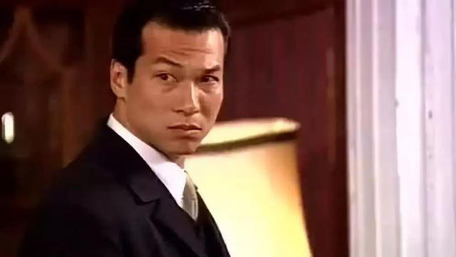 冬天里的一把火歌词，可可托海的牧羊人歌词（原唱无可替代PK翻唱超越经典）