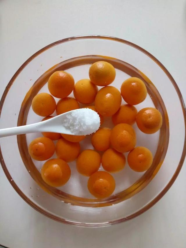 金桔泡酒喝的功效与副作用，金桔果酒的功效与作用（80岁奶奶千金不换的秘方）