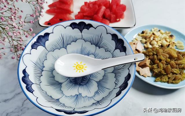 网红冰火汤圆怎么做，网红汤圆吃法（冰爽透凉的冰粉在家做）