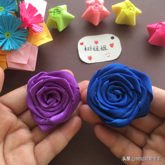 纸玫瑰花教程一步一步图解，用纸折玫瑰花的步骤图（简单又经典的手折玫瑰花折法图解）