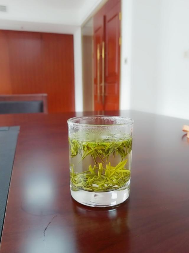 白茶和绿茶有什么区别，溧阳茗茶一方山水铁盒多少钱（南山寿眉，江苏溧阳地产茗茶）