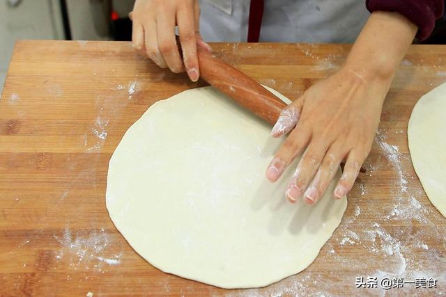 洛馍怎样做不硬，水烙馍怎样做不硬（怎样做才能又薄又软又筋道）