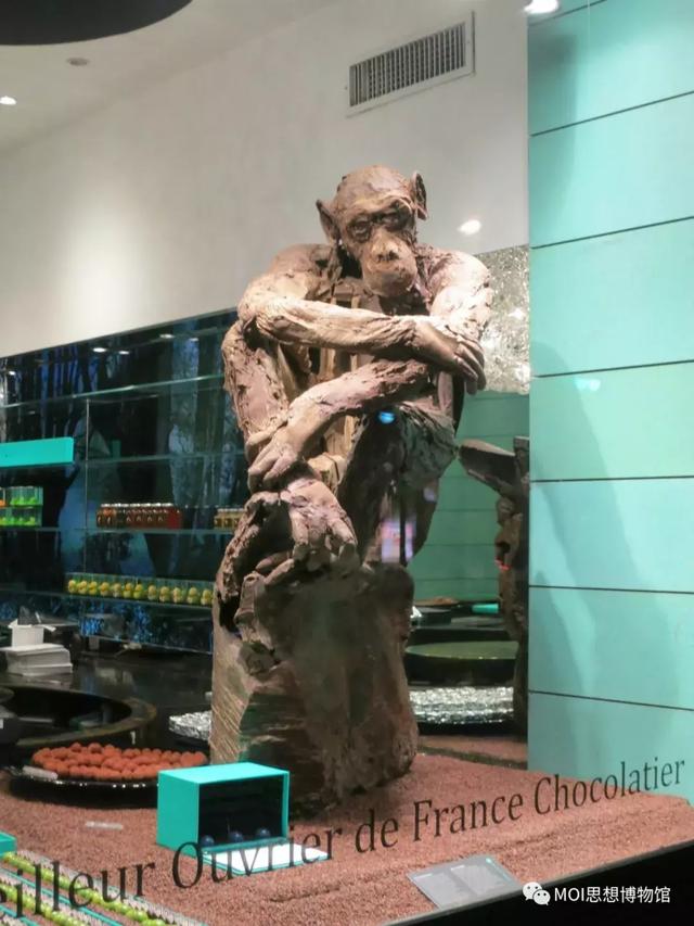 夜巴黎的歌词是什么，夜巴黎歌词（巴黎掠影<二>——夜巴黎）