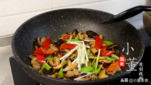 香菇炒肉片简单又好吃，3分钟教你香菇炒肉的家常做法