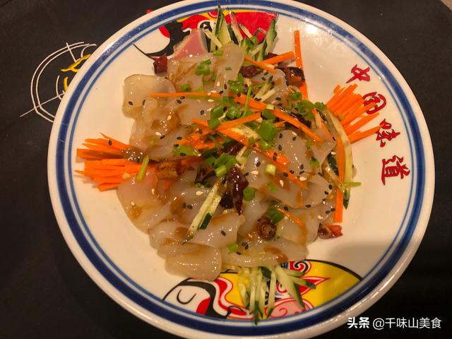 东北大拉皮的凉拌做法用麻酱，凉拌拉皮的家常做法（家常小凉菜凉拌大拉皮）