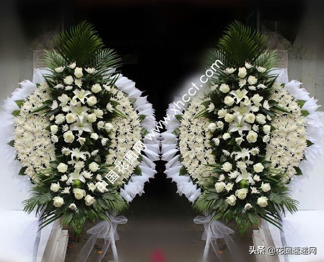 花圈挽联的写法，挽联格式及内容 落款（订购哀悼花圈挽联的写法须知）