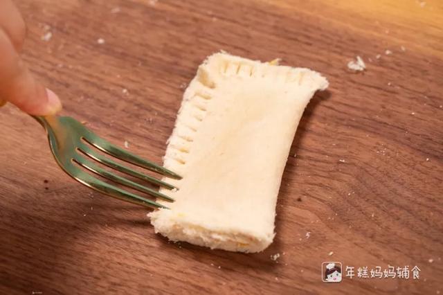 宝宝吃什么辅食好，一岁一个月的宝宝吃什么辅食好（简单的12道宝宝辅食）