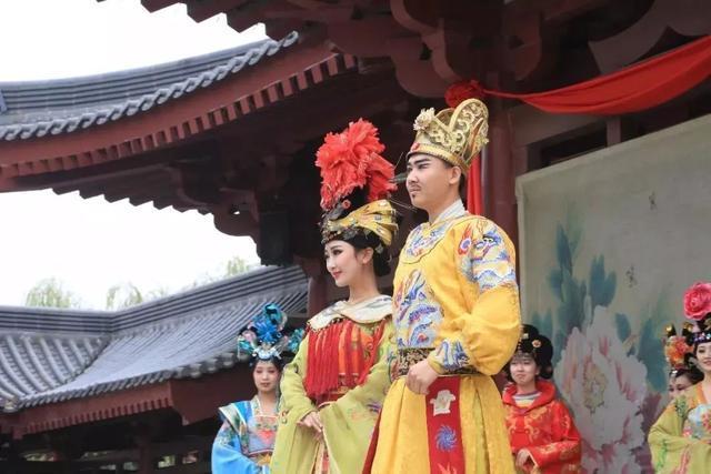 芙蓉园游玩攻略，大唐芙蓉园如何玩（这个周末在芙蓉园里感受不一样的“骑”妙世界）