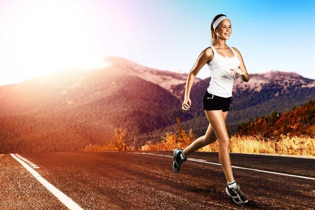 跑步的动作要领，跑步技巧和动作要领（跑步新手如何顺利开始跑步训练）