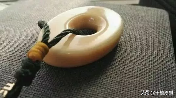 狼牙什么属相的人不能佩戴，不适合带狼牙的属相（这5种动物首饰你还敢戴）