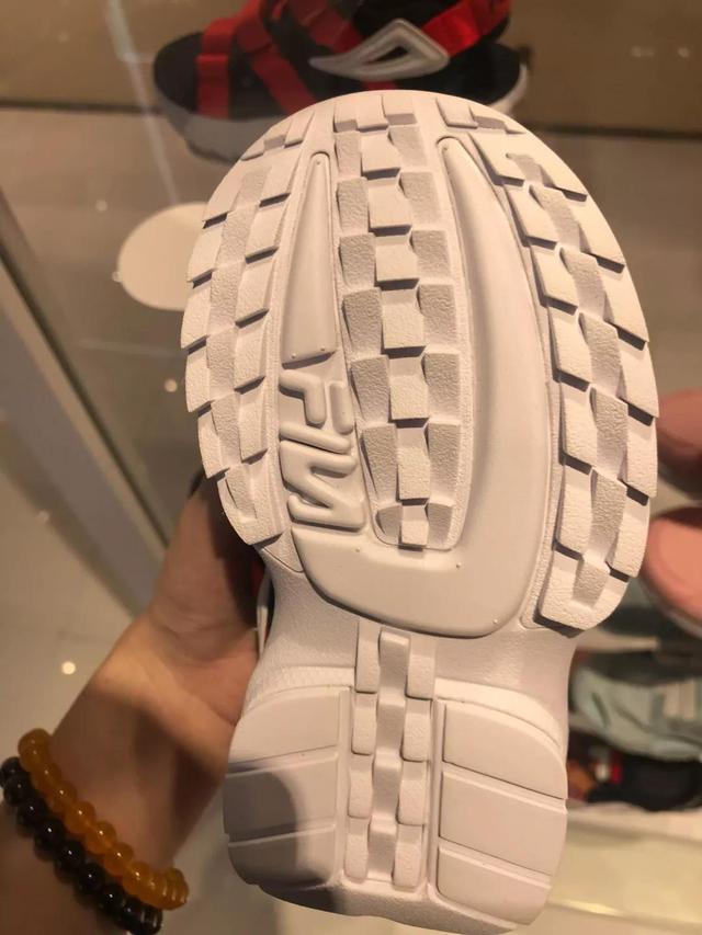 儿童凉鞋怎么选择比较好，儿童凉鞋到底要怎么选