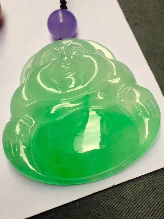 什么叫老坑翡翠，什么是翡翠老坑（两分钟教你分清翡翠的老坑和新坑）