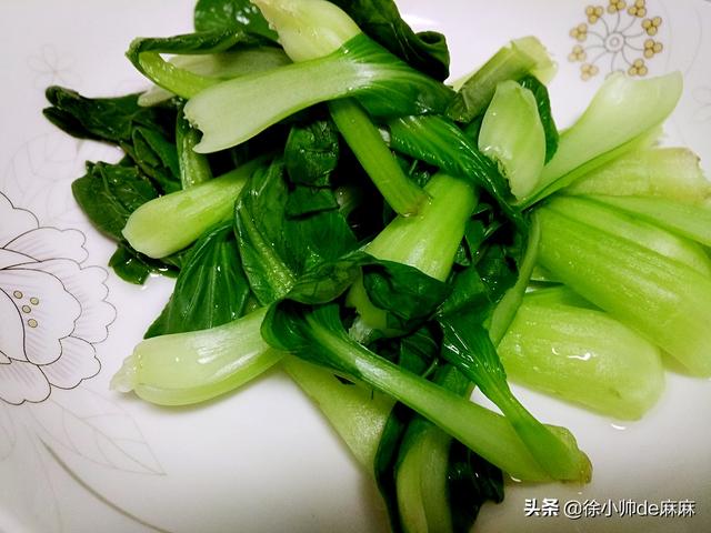 炒青菜的做法，豆腐炒青菜的做法（香菇炒青菜加上这一步）
