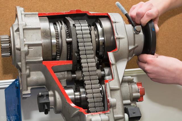 法士特变速箱是哪国的，世界十大变速箱排名（世界十大最顶尖汽车变速器）