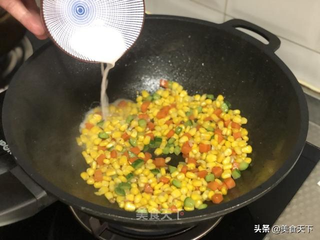 松子玉米的做法，玉米馒头怎么做才能松软好吃视频（玉米这样做也太好吃了吧）