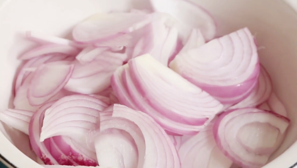 圖片[3]-【洋蔥燜面】做法步驟圖 出鍋比吃肉還香 全家都愛吃-起舞食譜網