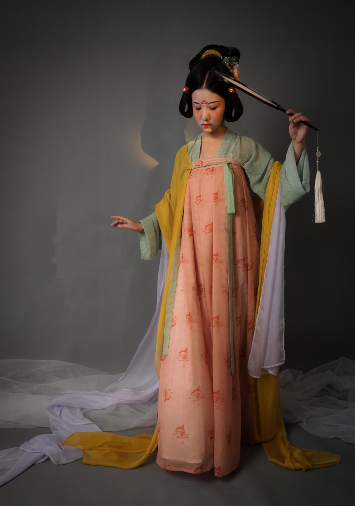 一,绿色复原款汉服