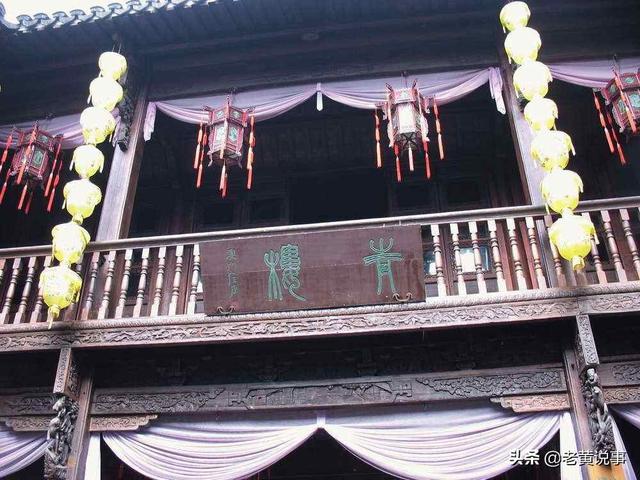 紫色系‖卑微的喜欢，却有飞蛾扑火的力量，紫色系给人的感觉（关公的头巾为什么是绿色的图片）