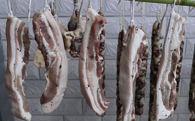 好吃腊肉的制作方法，怎样制作腊肉最好吃（又到腌制腊肉的时节）