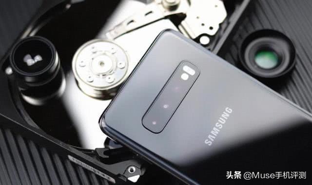 三星galaxys10好用吗，三星S10良心使用体验——这2个地方很赞