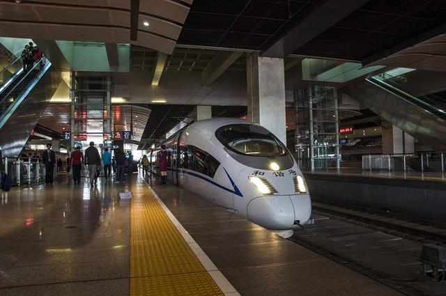 高铁提前多久检票，高铁提前多久检票停止（高铁开车前3分钟停止检票）