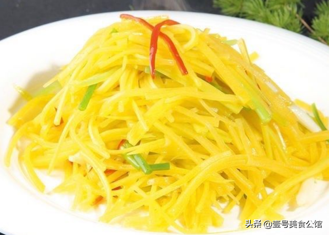 咸蛋黄炒土豆丝，正宗咸蛋黄土豆丝（土豆丝搭配咸蛋黄一起炒）