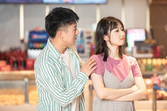 高情商的女人如何拒绝追求者，高情商拒绝别人的表白（心理学：真正高情商的女人）