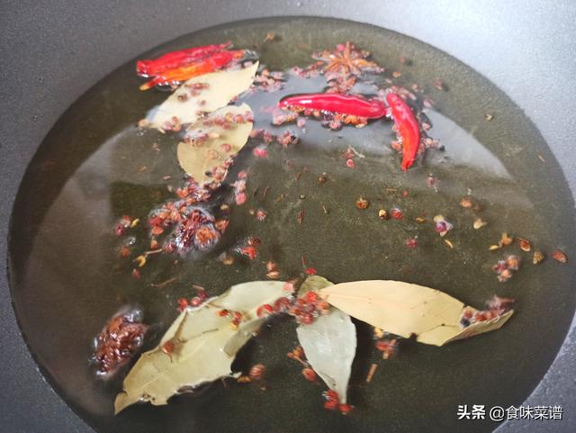 葱油的做法与配方，正宗猪油葱油面的做法和配方（厨师长做菜常用的“葱油、明油”是什么）