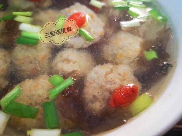 羊肉肉丸汤的做法，三宝自制羊肉丸子汤