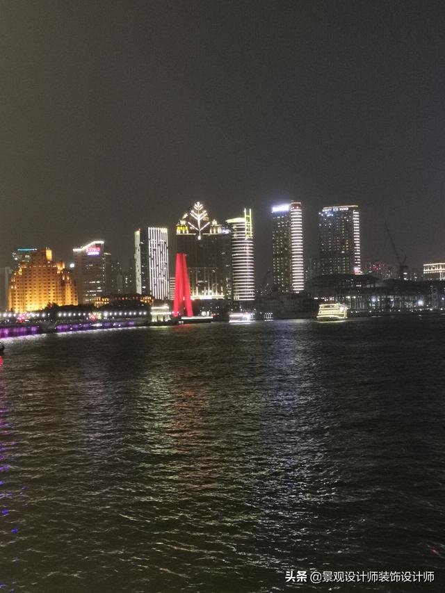 上海外滩夜景图片，外滩夜景美丽迷人让人流连忘返（上海市外滩夜景）