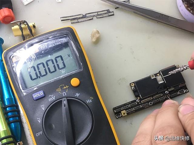 苹果x前置摄像头黑屏怎么回事，苹果前置摄像头黑屏不能照相（X开机不显示、充电没反应）