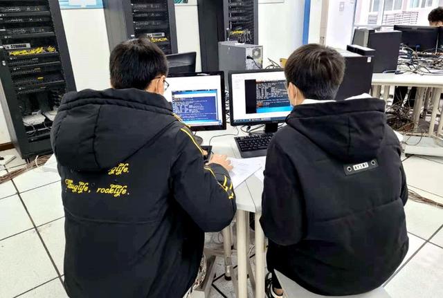 大学专业排行!，大学热门专业排名前十名（收入排行榜top10出炉）