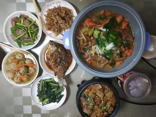 春节的童谣，关于春节的童谣简短是什么（一首《过年的童谣》又在耳边响起）