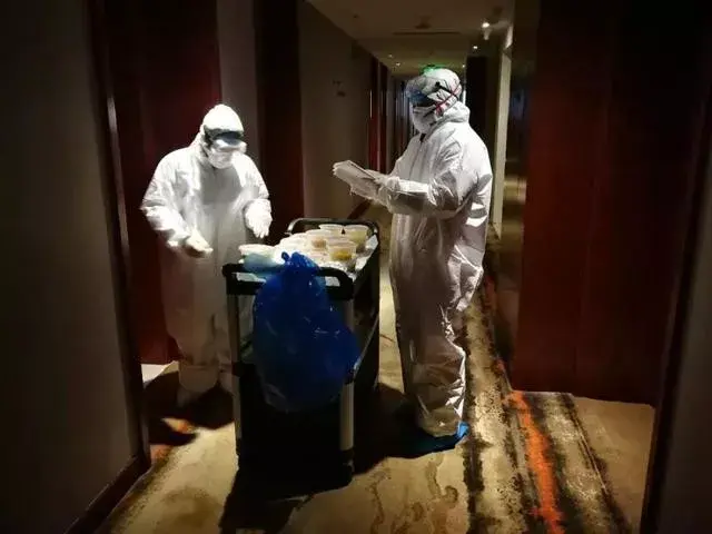 隔离酒店费用谁承担，在酒店隔离的费用由谁承担（酒店隔离14天、收费6000元）